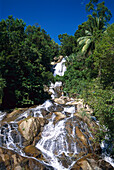 Namuang Wasserfall unter blauem Himmel, Taling Ngam, Koh Samui, Thailand, Asien
