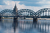 Brücke über Daugave, Riga, Lettland Baltikum