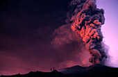Vulkanausbruch mit Aschewolke, Ätna, Sizilien, Italien