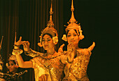Temple dancers, Phnom Penh, Cambodia Indochina, Asia