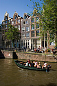 Houses, Boat, Brouwersgracht, Jordaan, View over Brouwersgracht with leisure boat to typical gabled houses, Jordaan, Amsterdam, Holland, Netherlands