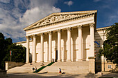 Hungarian National Museum, View to the main entrance of the Hungarian National Museum, Pest, Budapest, Hungary