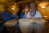 Drummer, drummer, Erg Chebbi, Morocco