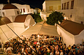 View to square in front of Pierro's Bar and Disco, a famous travesty club, Mykonos-Town, Mykonos, Greece