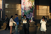 Office workers, Nanjing Road, Road, pedestrians, newspaper, waiting