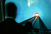 Tourist Tunnel Pudong,Touristentunnel zwischen Bund und Pudong, Kabinenbahn, cabins, colorful, illumination, neon, Kunstlicht, Lichteffekt, video, Installation, blau, blue