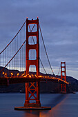 Golden Gate Bridge am Abend, San Francisco, Kalifornien, USA