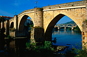 Brücke und Fluß, Ponte Vello, (Puente Romano), Römerbrücke, Rio Minho, Orense, Galicien, Spanien