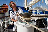 Die Segel setzen am Bord der Star Clipper, Karibisches Meer