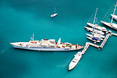 Superyacht Christina O.,Falmouth Hafen, Antigua