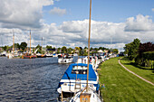 Boote am Zijlroede Fluß, Lemmer, Friesische Seen, Niederlande