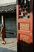 Wooden door at the entrance of temple, Zhu Rong Feng, Heng Shan South, Hunan province, China, Asia