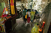 Fanyjn Tempel, Klosterinsel Putuo Shan,Fanyin Höhlentempel über dem Meer, Schlucht, Höhle, Putuo Shan, buddhistische Klosterinsel bei Shanghai, Provinz Zhejiang, China, Asien