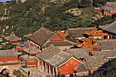 Tempel, Tai Shan,Azure Cloud Temple, Kloster der Prinzessin der Regenbogen-Dämmerung, Konfuzius Tempel irechts oben, Taishan, Provinz Shandong, Taishan, Provinz Shandong, UNESCO Weltkulturerbe, China, Asien