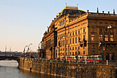 Nationaltheater und Moldau Fluss, Vltava fluss, Neue Stadt, Nove Mesto, Prag, Tschechien