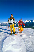 Paar beim Wandern, Schneeschuhwanderung, Serfaus, Tirol, Österreich