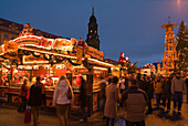 Kreuzkirche, Altmarkt, Weihnachtspyramide, Striezelmarkt, Weihnachtsmarkt, Christkindlmarkt, Weihnachten, Advent, Dresden, Sachsen, Deutschland