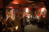 Irische Musik in der Dungeon Bar, Kinnitty, County Offaly, Irland