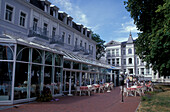 Straßencafe in Heringsdorf, Usedom, Mecklenburg-Vorpommern, Deutschland, Europa