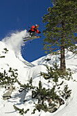 Ein Skifahrer, Freerider am Krippenstein, Dachstein, Obertraun, Oberösterreich, Österreich