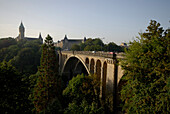 Blick auf eine Brücke im Petruss Tal, Luxemburg, Luxemburg, Europa