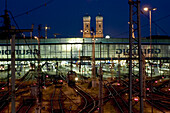 Hauptbahnhof bei Nacht, München, Bayern, Deutschland