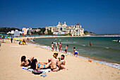 People on the beach in front of Marina Royal Palace Hotel, Djuni, Black Sea, Bulgaria, Europe