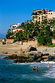 Hotel und Strand, Playa Conchas Chinas, Puerto Vallarta, Mexiko