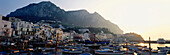 Hafen, Marina Grande vor Monte Solar, Capri, Italien