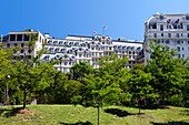 View at office buildings behind trees, Federal Triangle, Washington DC, America, USA