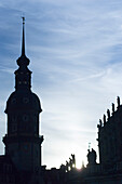 Deutschland, Sachsen, Dresden, Sonnenuntergang, Gegenlicht, blauer Himmel, Turm, Kirchturm, Kirche