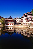 Fachwerkhäuser am Fluss, Place Benjamin Zix, La petite France, Strassburg, Elsass, Frankreich, Europa