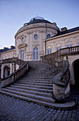 Weitgeschwungene Treppe vor dem Schloss Solitude, Stuttgart, Baden-Württemberg, Deutschland, Europe