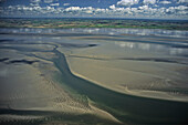 Priele im Wattenmeer bei Ebbe, Niedersachsen, Deutschland