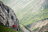 Pilatusbahn, steilste Zahnradbahn der Welt, Vierwaldstättersee, Pilatus (2132 m), Alpnachstad, Kanton Obwalden, Schweiz