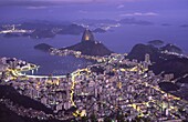 Brasilien, Rio  Janeiro, Panoramablick vom Corcovada auf Zuckerhut, Botafago Bay