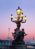 Frankreich, Paris, Pont Alexandre III, Eiffelturm