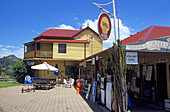 Tilba Tilba ist ein kleines Künstlerdorf mit farbigen bunten Häuschen. New South Wales, Australien