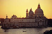 Sonnenuntergang über Santa Maria della Salute, Venedig, Italien