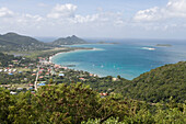 Blick vom Princess Royal Hospital auf die Hillsborough Bay, Carriacou, Grenada, Kleine Antillen, Karibik