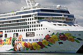 Kreuzfahrtschiff Pride of Hawaii der Norwegian Cruise Line im Nawiliwili Hafen von Lihue, Kauai, Hawaii, USA