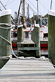 Eine Anlegestelle bei Hyannis Port Harbor, Cape Cod, Massachusetts, USA