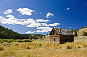 landscape with barn, wildwest, Oregon, USA