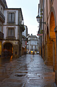 Altstadt Gasse am Abend, Santiago de Compostela, Galicien, Spanien