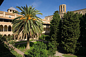 cloistered courtyard, Monestir de Pedralbes, gotic abbey, Pedralbes, Barcelona, Spain