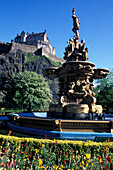 Fountain, Princess Street Garden, Edinburgh Castle in background, Edinburgh, Central Lowlands, Scotland, United Kingdom