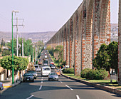 Road by the aqueduct. Querétaro City. México