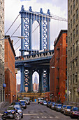 Manhattan Bridge and Empire State Building. New York City. March 2006. USA.