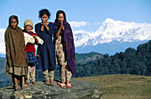 Girls. Makalu hill. Himalaya. Nepal.