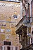 Italy, Veneto. Padua, Piazza dei Signori. Salone or Palazzo della Ragione and balcony
